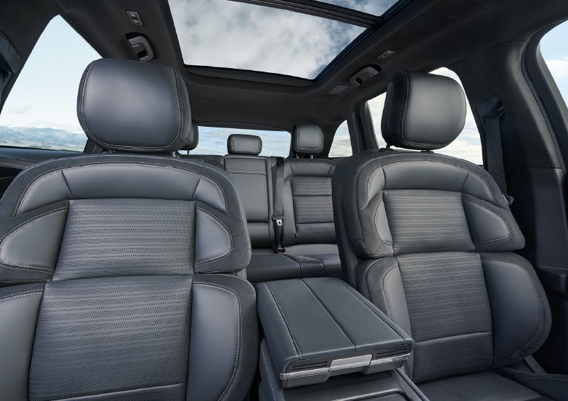 The spacious second row and available panoramic Vista Roof® is shown. | Thomasville Lincoln in Thomasville GA